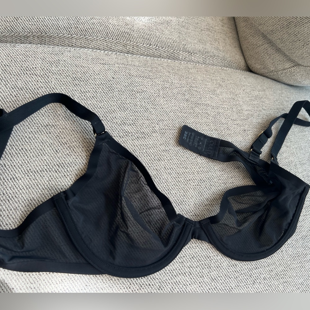 32C black The Plung CUUP bra